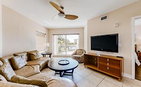 Crystal Palms 307